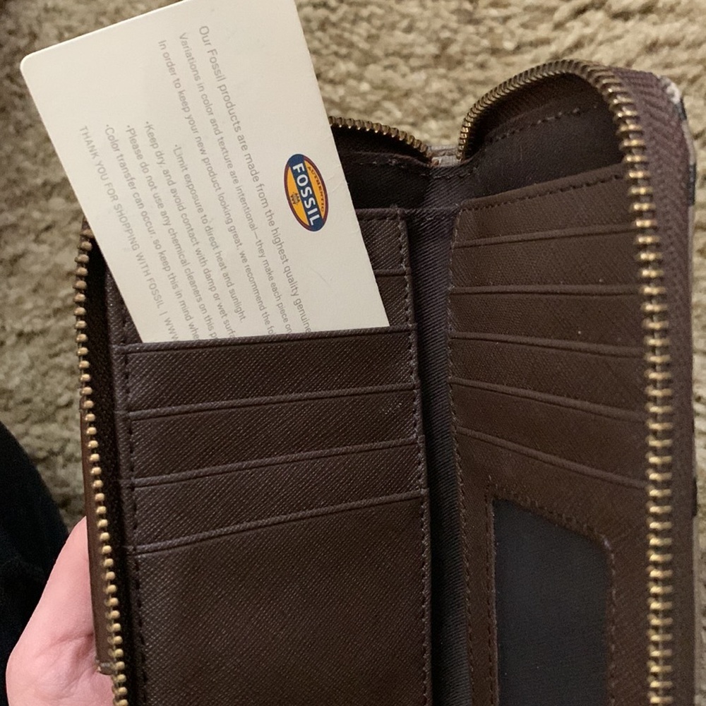 Fossil Wristlet - Picture 4 of 4
